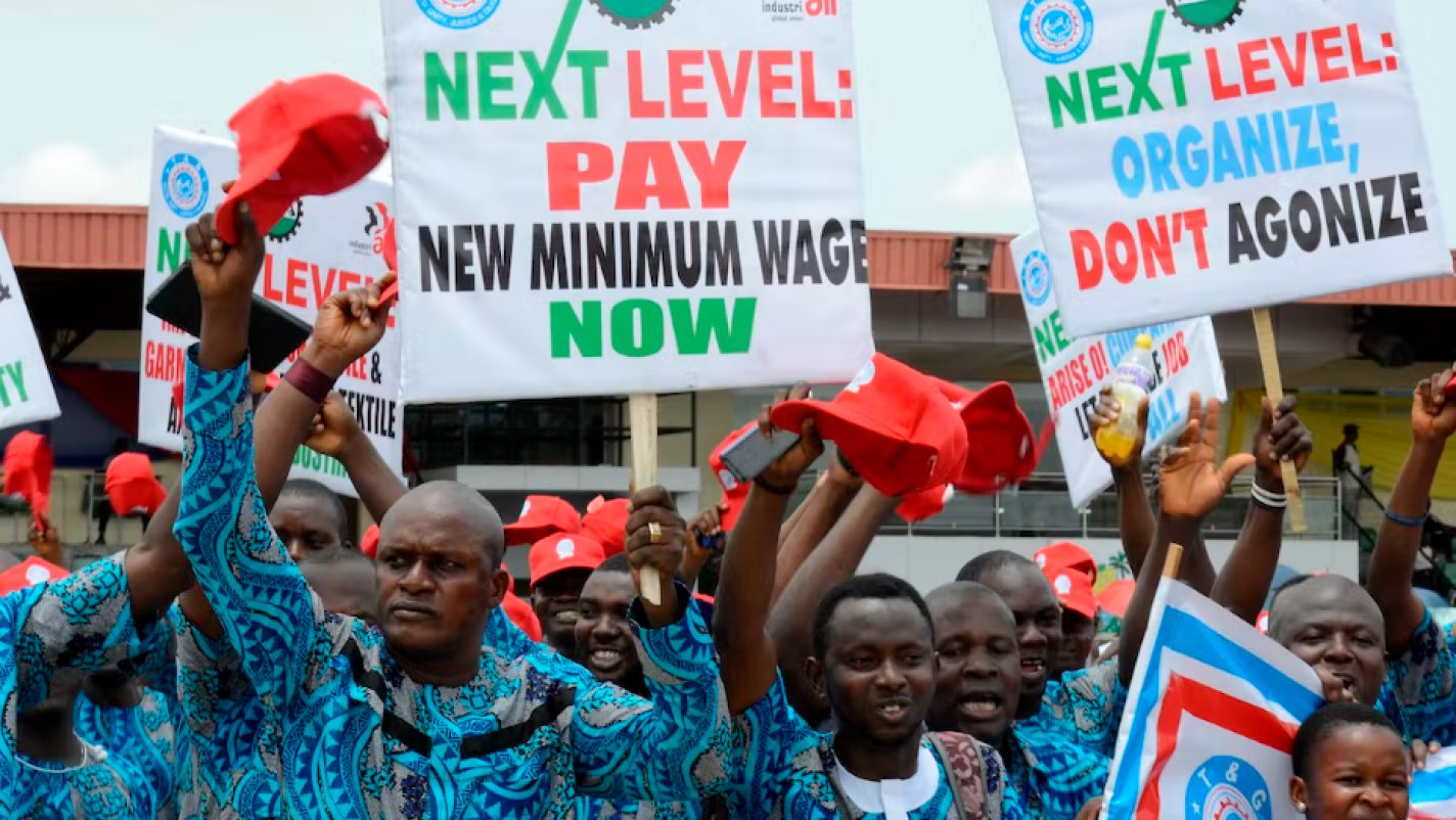 Nigeria: Govt workers salaries increased by up to 35 percent