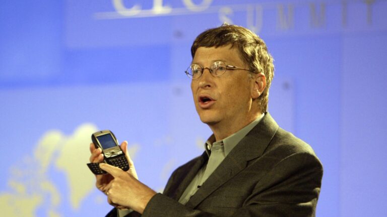 Tech Giant Bill Gates Reveals ‘Right Age’ for Children to Use Smart Phones